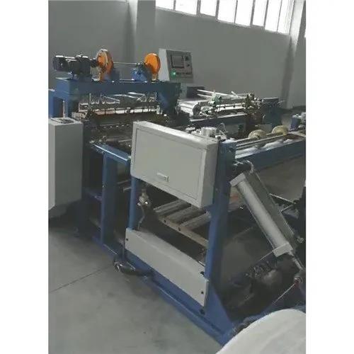 Màquina de cosir i tallar plegable